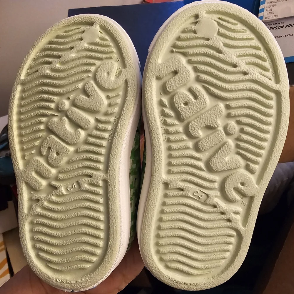 Native Jefferson Water Shoes Green White Green Digi Unisex Kid's Size 4 NEW